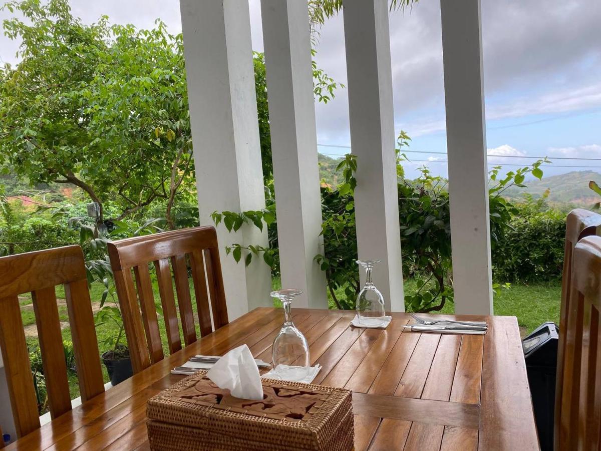 The Hill View Lombok Hotel Kuta  Exterior photo