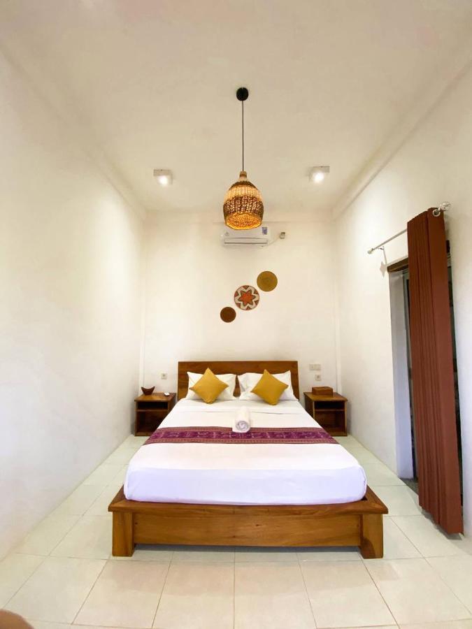 The Hill View Lombok Hotel Kuta  Exterior photo
