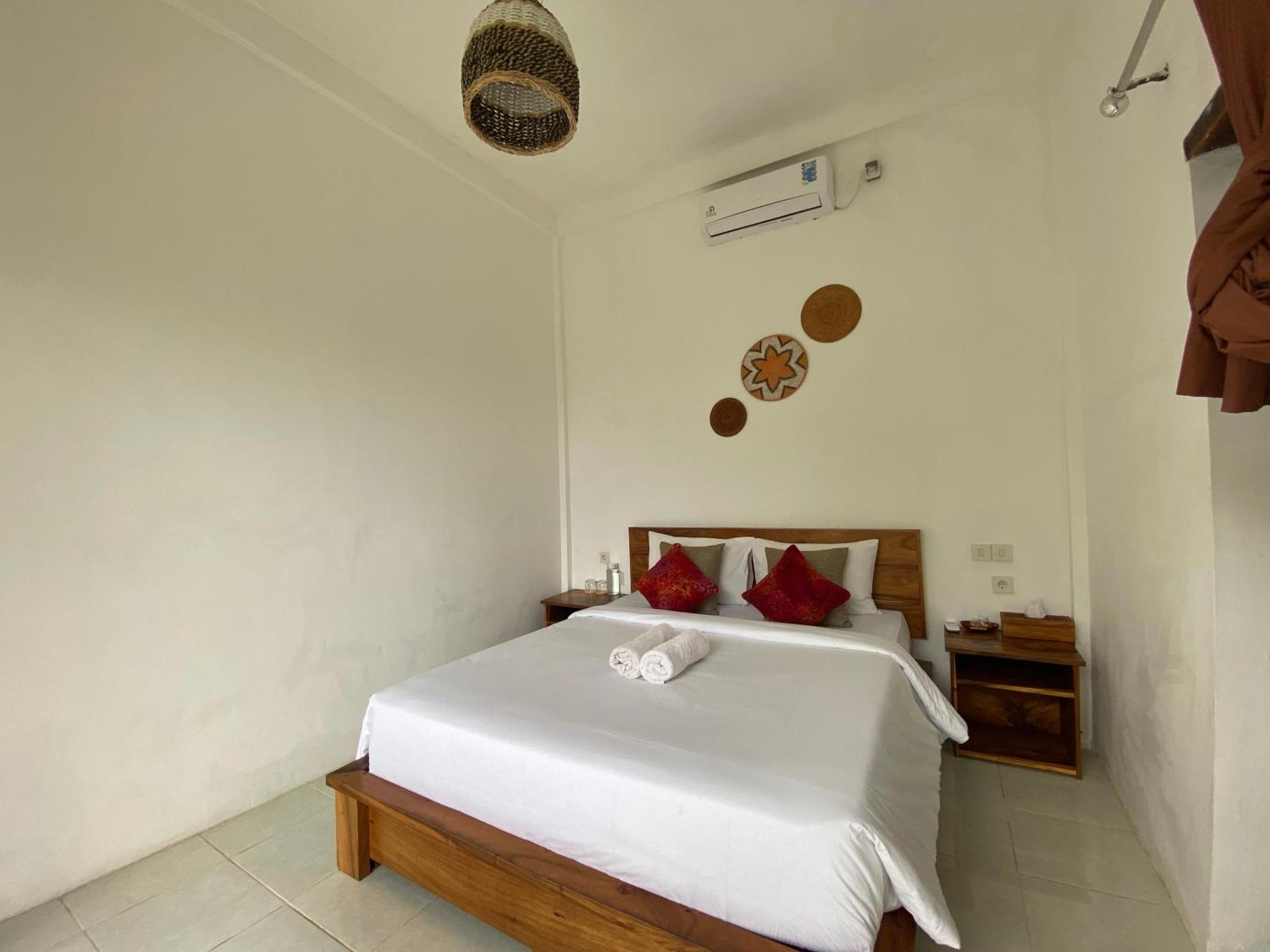 The Hill View Lombok Hotel Kuta  Exterior photo