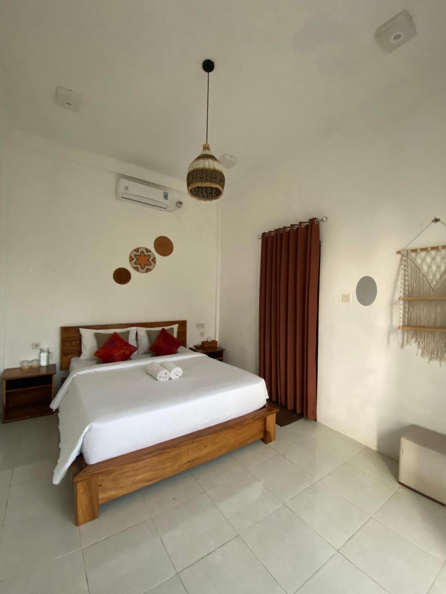 The Hill View Lombok Hotel Kuta  Exterior photo