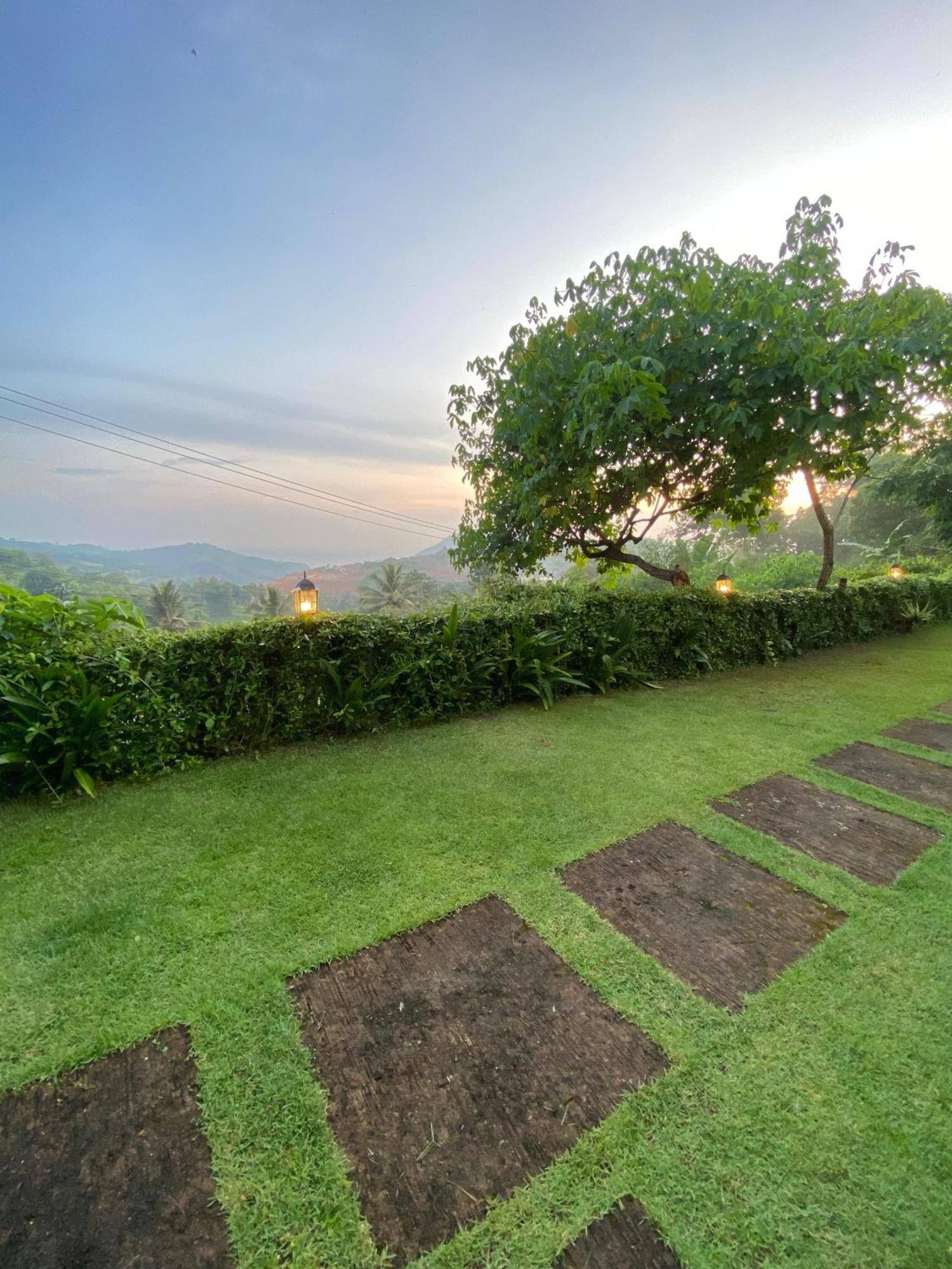 The Hill View Lombok Hotel Kuta  Exterior photo
