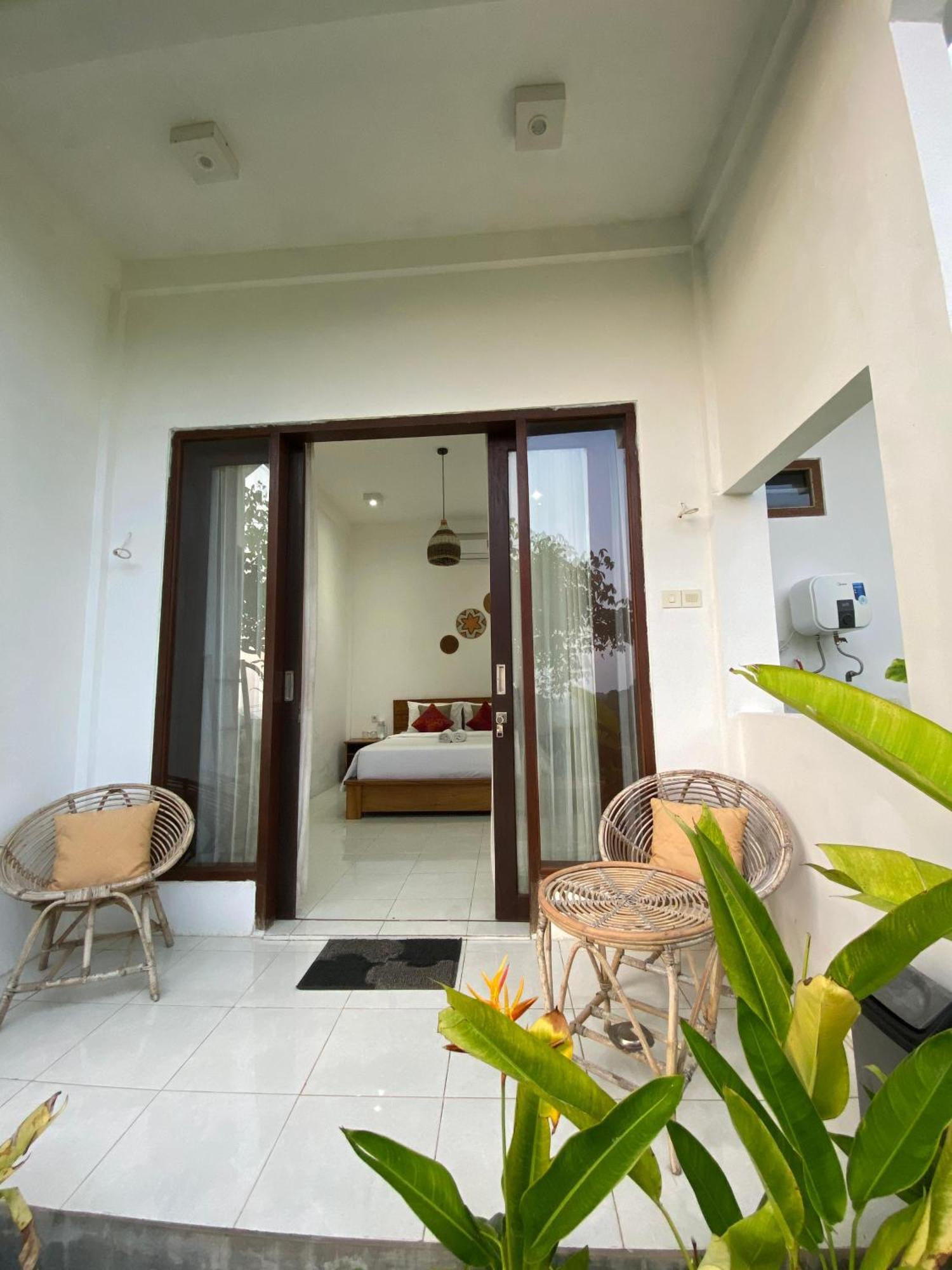 The Hill View Lombok Hotel Kuta  Exterior photo