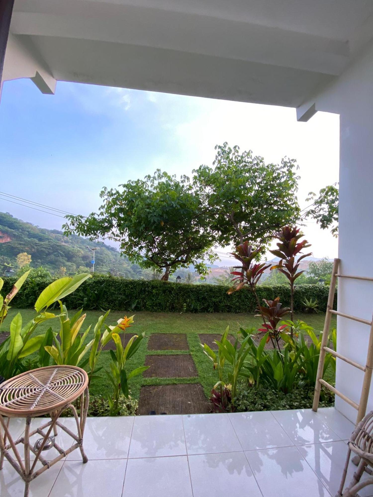 The Hill View Lombok Hotel Kuta  Exterior photo
