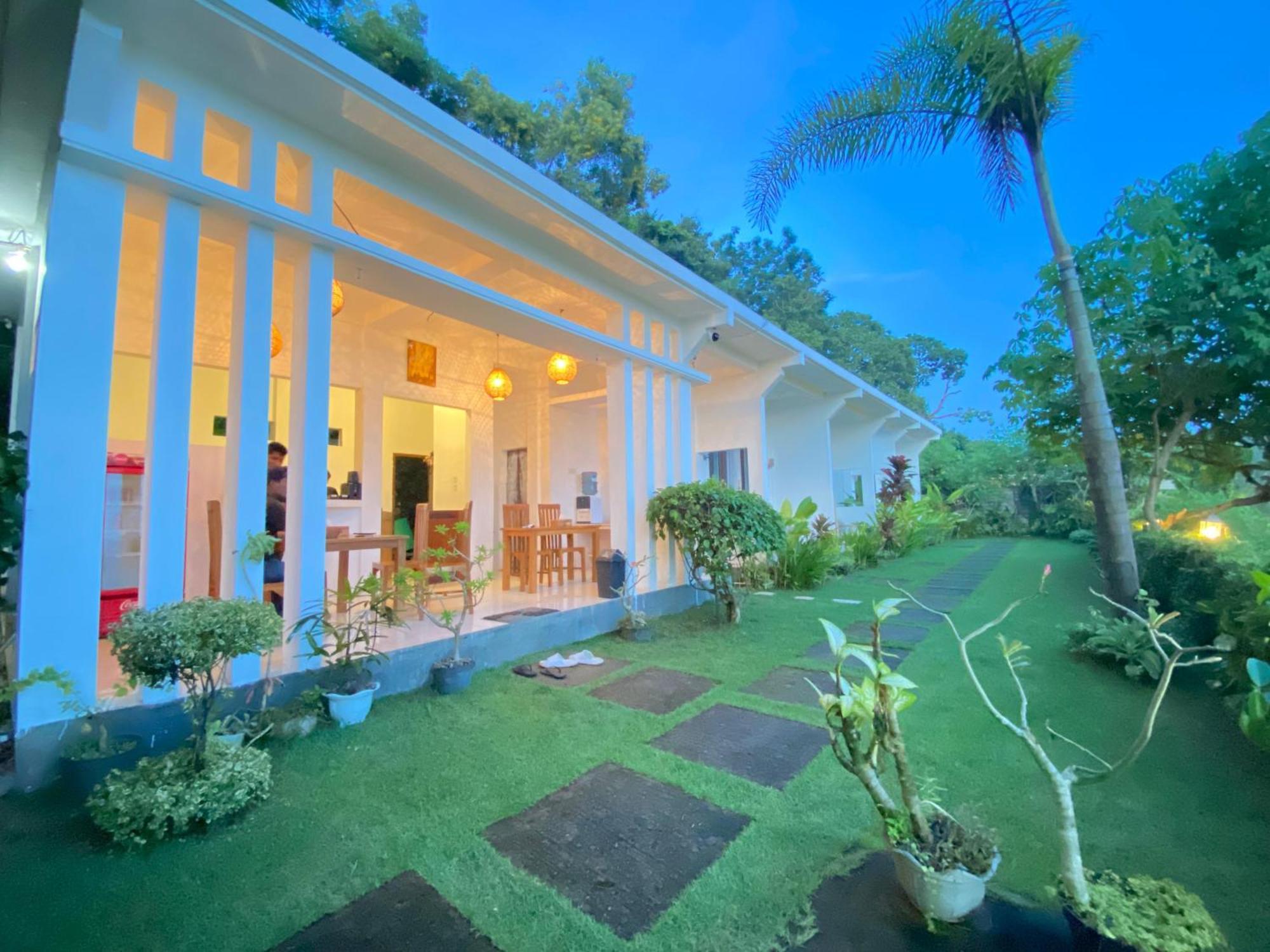 The Hill View Lombok Hotel Kuta  Exterior photo